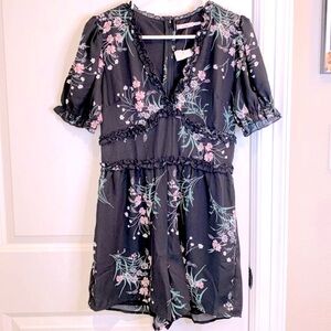 Francesca’s Collection Mi Ami Junelle Black Floral Romper Size Medium NWT